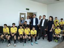 Դավիթ Խուդաթյանն այսօր այցելեց Արմավիրի Սարդարապատ ֆուտբոլային ակադեմիա՝ ծանոթանալու Իսպանական «Ատլետիկո Մադրիդ» թիմի ծավալած ֆուտբոլային ճամբարի գործունեությանը