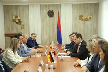 Արմավիրի մարզպետի աշխատակազմում  մարզպետ Դավիթ Խուդաթյանն ընդունեց Գերմանիայի Դաշնային Հանրապետության Սաքսոնիա - Անհալթ երկրամասի պատվիրակությանը