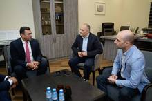 Մարզպետ Արգիշտի Մեխակյանն այսօր հանդիպել է Հայաստանի ազգային ֆիլհարմոնիկ նվագախմբի տնօրեն Նորայր Նազարյանի հետ Մարզպետ Արգիշտի Մեխակյանն այսօր հանդիպել է Հայաստանի ազգային ֆիլհարմոնիկ նվագախմբի տնօրեն Նորայր Նազարյանի հետ