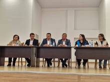 Արմավիրի մարզպետ Արգիշտի Մեխակյանը հանդիպում է ունեցել Խոյ համայնքում բնակվող Լեռնային Ղարաբաղից բռնի տեղահանված մեր հայրենակիցների հետ Արմավիրի մարզպետ Արգիշտի Մեխակյանը հանդիպում է ունեցել Խոյ համայնքում բնակվող Լեռնային Ղարաբաղից բռնի տեղահանված մեր հայրենակիցների հետ