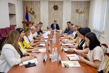 Արմավիրի մարզպետ Արգիշտի Մեխակյանն այսօր անցկացրել է աշխատանքային հերթական խորհրդակցությունը Արմավիրի մարզպետ Արգիշտի Մեխակյանն այսօր անցկացրել է աշխատանքային հերթական խորհրդակցությունը