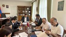 ՀՀ Արմավիրի մարզպետ Արգիշտի Մեխակյանի մոտ Մեծամոր համայնքի ղեկավար Վահրամ Խաչատրյանի և համայնքապետարանի աշխատակիցների հետ տեղի է ունեցել խորհրդակցություն ՀՀ Արմավիրի մարզպետ Արգիշտի Մեխակյանի մոտ Մեծամոր համայնքի ղեկավար Վահրամ Խաչատրյանի և համայնքապետարանի աշխատակիցների հետ տեղի է ունեցել խորհրդակցություն