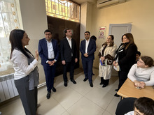 Գիրք նվիրելու օրվա ջերմ ու լուսավոր խորհրդով՝ Արմավիր քաղաքում մարզպետ Վահրամ Խաչատրյանը համաքաղաքացիներին գրքեր է նվիրել