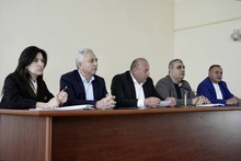 Աշխատանքային հանդիպում՝ առողջապահական հաստատությունների ղեկավարների մասնակցությամբ