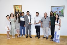 Մարզպետն ընդունել է &laquo;Վերելք&raquo; դրամատիկական թատրոնի դերասանական կազմին